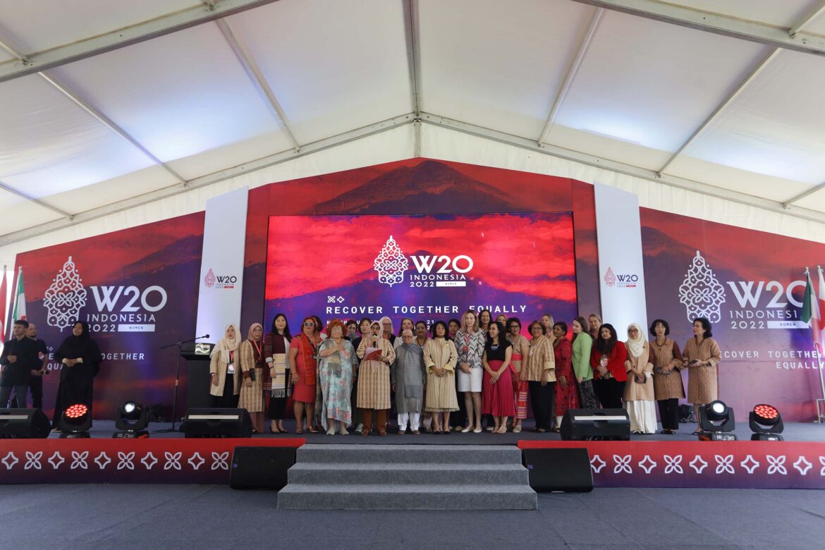 CLOSING CEREMONY W20 SUMMIT (BAGAS NATIO – HOTEL NIAGARA PARAPAT, 21 JULI 2022)